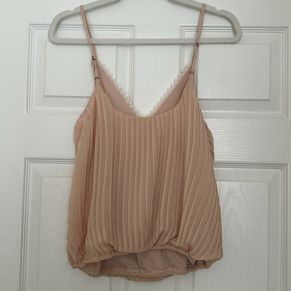 Blush pink tank with white trim - Picture 3 of 3